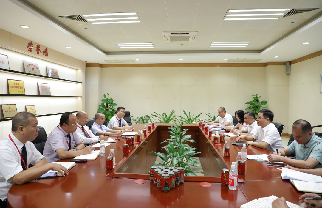 县委副书记、县长江红平率队到汤塘镇、迳头镇调研部分重点企业生产经营发展情况