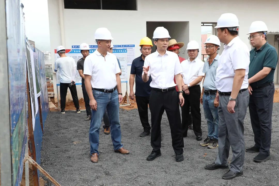 县委书记潘国标到迳头镇调研“百县千镇万村高质量发展工程”工作推进情况