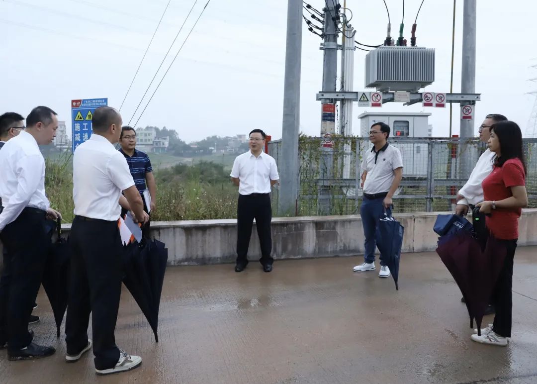 县委副书记、县长江红平到汤塘镇、龙山镇调研电源电网建设工作