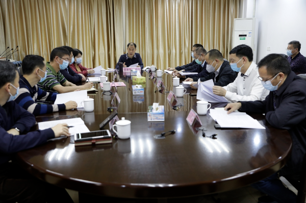 县委书记董和平主持召开县委十三届第104次常委会会议
