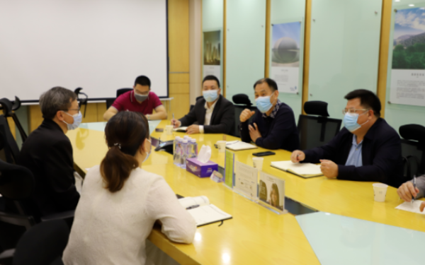 县委书记董和平率队到龙山镇调研企业复工复产情况