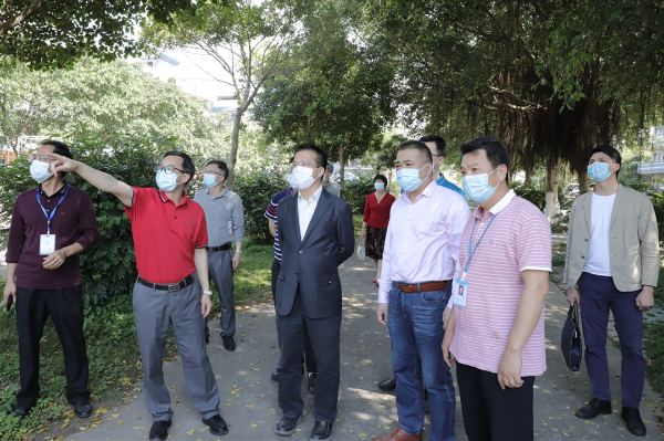 县委副书记、县长蔡旭东到佛冈一中、佛冈中学检查指导学生复学复课和学校疫情防控工作
