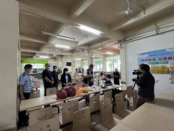 食品安全“你点我检、服务惠民生”走进校园1.jpg