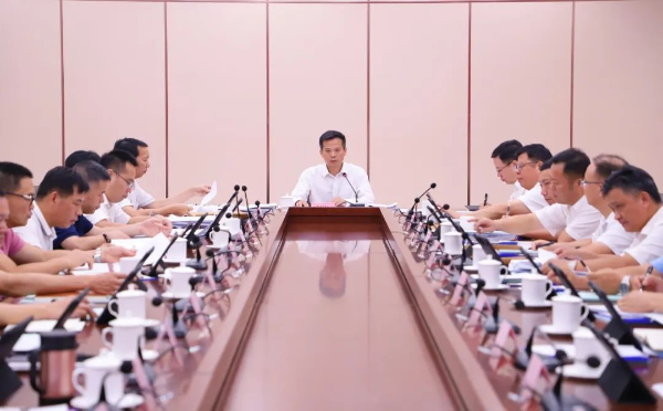 县委书记、县“百千万工程”指挥部总指挥潘国标主持召开2024年县“百千万工程”指挥部第十四次会议