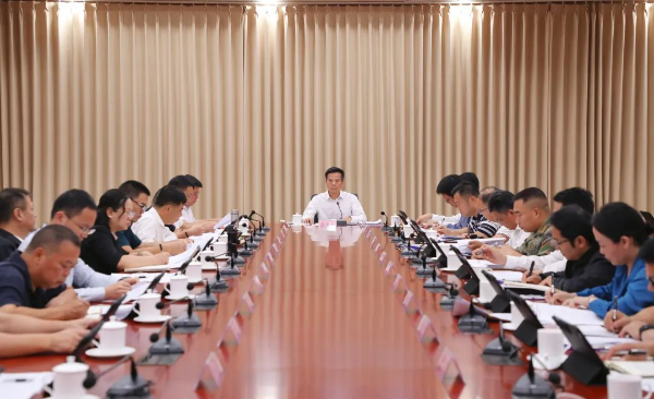 县委书记、县“百千万工程”指挥部总指挥潘国标主持召开2024年县“百千万工程”指挥部第十五次会议