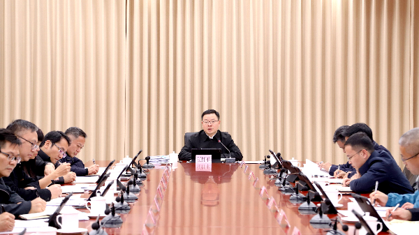 县政府党组会议和十六届第81次县政府常务会议召开 全力以赴抓项目、扩投资、促消费，打好全年“收官战”