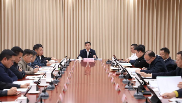 2024年“百名法学家百场报告会”佛冈县委理论学习中心组第七次专题学习暨南粤法治报告会召开