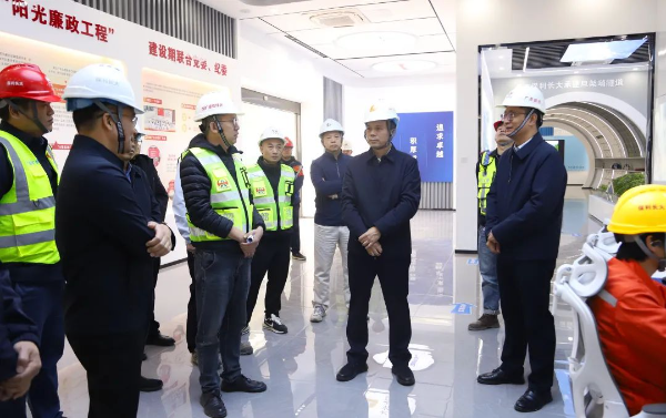 县委书记潘国标，县委副书记、县长江红平分别率队调研督导全县重点项目建设工作