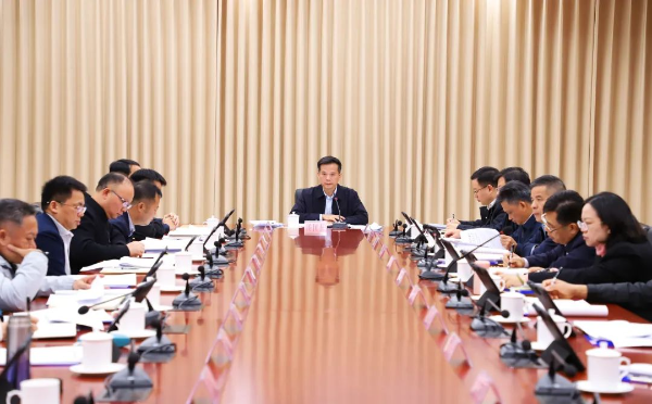 县委书记潘国标主持召开县委十四届第85次常委会（扩大）会议