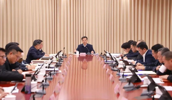 县委书记潘国标主持召开县委十四届第86次常委会（扩大）会议