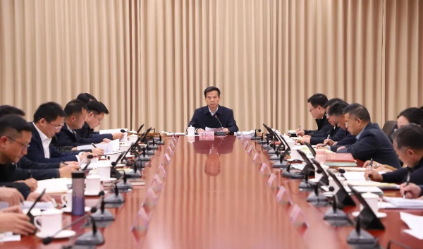 县委书记、县“百千万工程”指挥部总指挥潘国标主持召开2024年县“百千万工程”指挥部第二十次会议