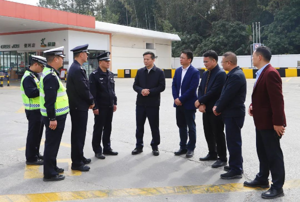 县委书记潘国标，县委副书记、县长江红平率队开展春节前安全生产督导检查