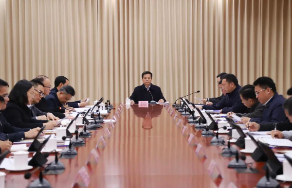 县委书记、县“百千万工程”指挥部总指挥潘国标主持召开2025年县“百千万工程”指挥部第二次会议