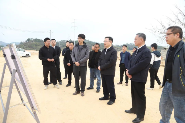 县委副书记、县长江红平主持召开佛冈县园区开发建设专班推进会