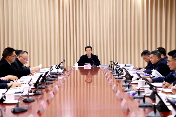 县委书记、县“百千万工程”指挥部总指挥潘国标主持召开2025年县“百千万工程”指挥部第三次会议
