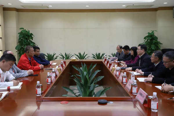 县委副书记、县长江红平率队到石角镇、汤塘镇走访调研我县部分重点企业运行情况