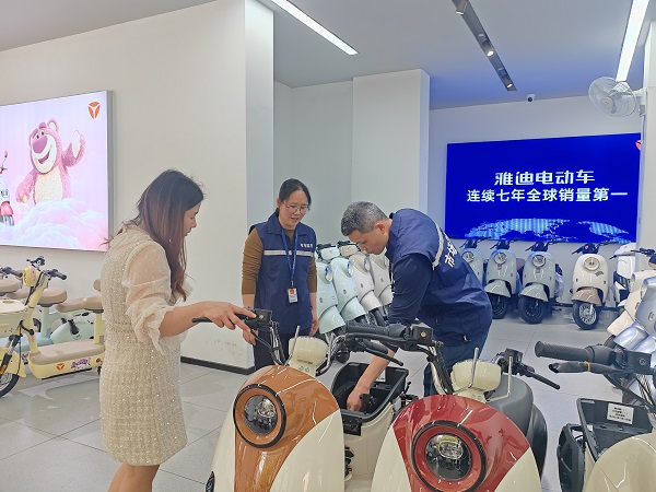 佛冈县市场监督管理局开展电动自行车集中整治行动.jpg