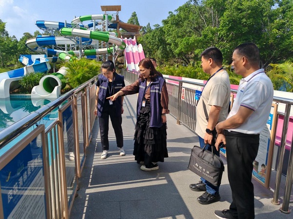 佛冈县市场监督管理局开展“五一”节前大型游乐设施专项检查1.jpg