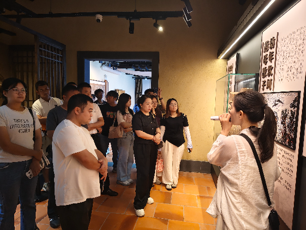 党建081304.jpg