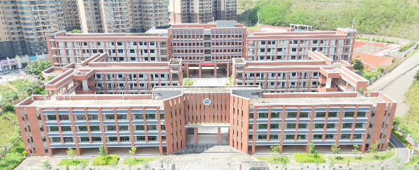 学校全景.png