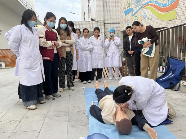 龙山心肺复苏1.jpg