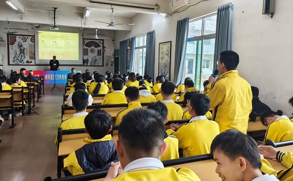 青春的翅膀 规矩的风向2.jpg