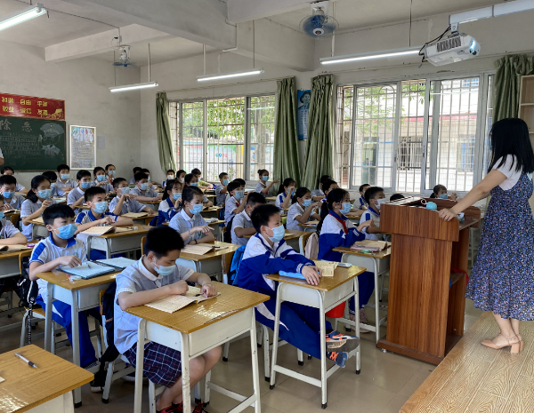 佛冈县高一高二、初一初二年级和小学4-6年级学生正式返校复课