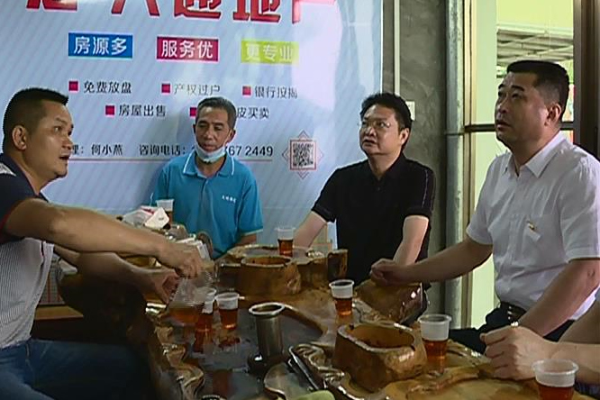 调研组走访慰问自主创业退役军人何久懂