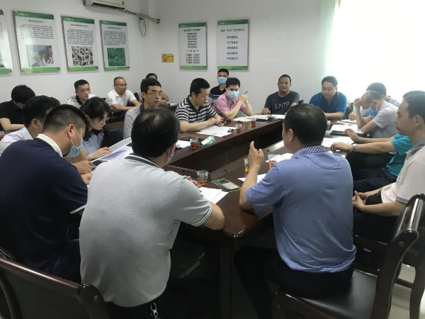 省发改委调研组到我县调研城乡融合发展、农村社会化服务平台以及农村信用合作部建设情况