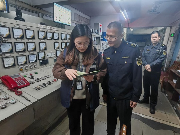 佛冈县市场监督管理局开展特种设备复工复产检查3.jpg