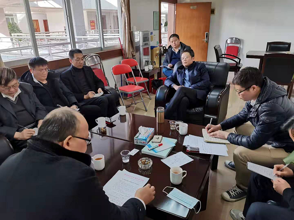 2020年12月31日，县住建局领导和相关负责人到县人民中心主楼308室参加关于规范预拌混凝土市场经营行为的工作会议。.png